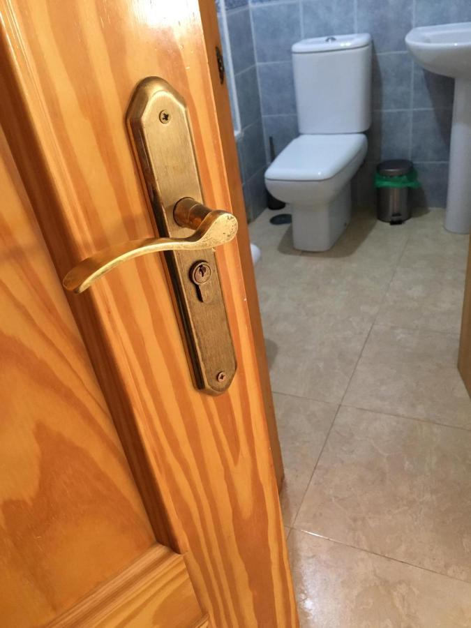 Habitacion Grande Con Bano Privado En Coin A 30Km De La Playa Экстерьер фото